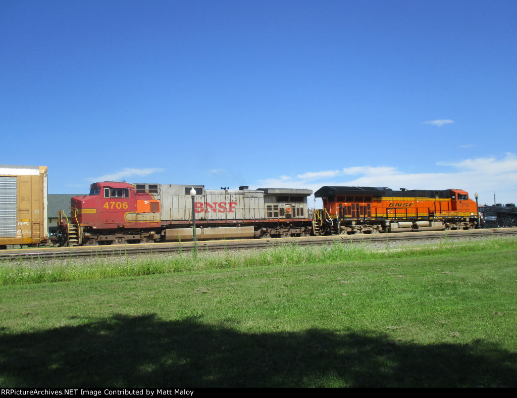 BNSF 3702